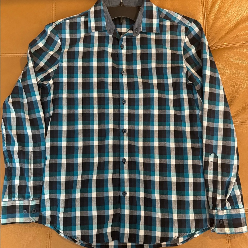 Men’s button up squares shirt